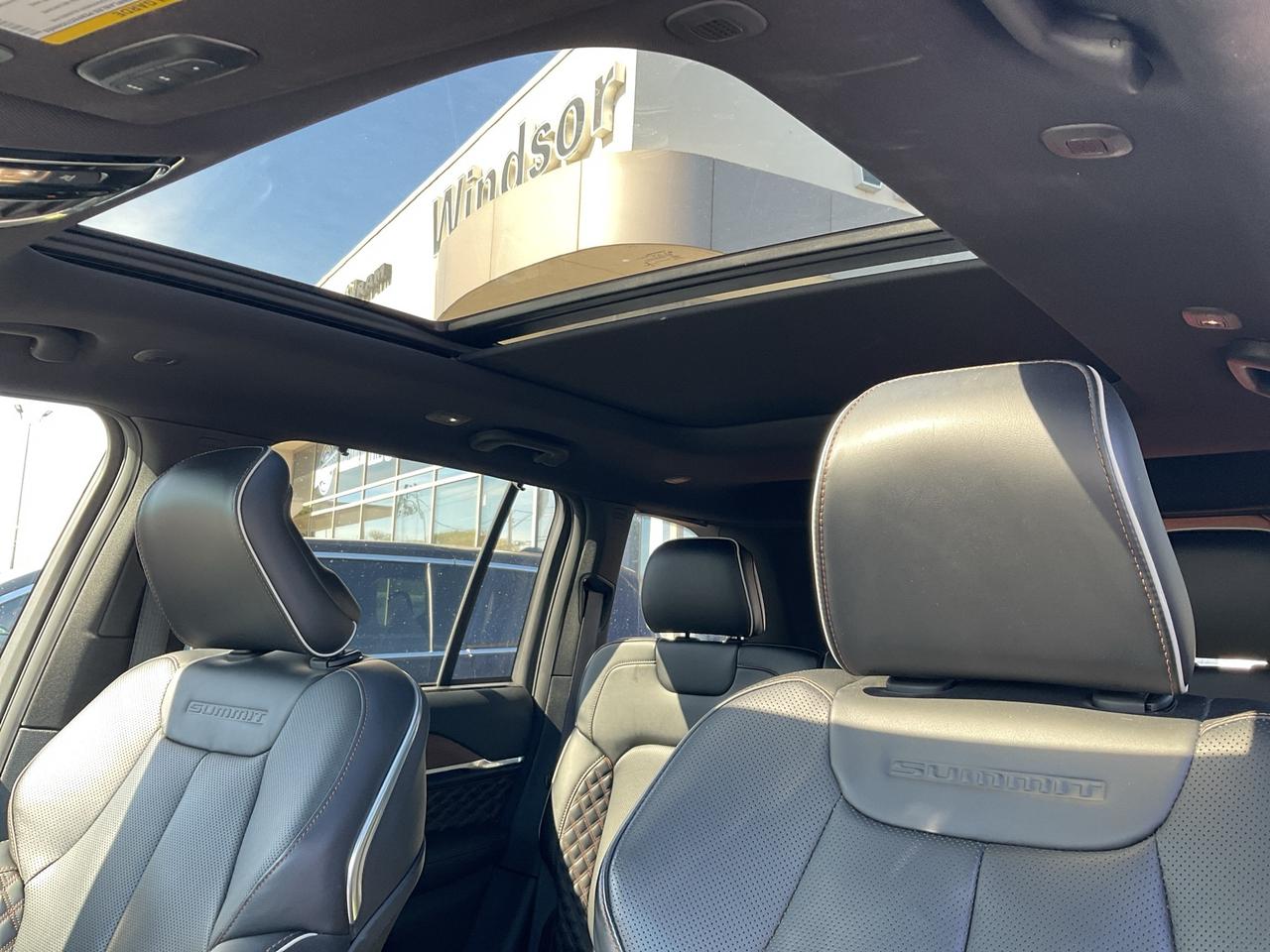 2023 Jeep Grand Cherokee ADVANCED PRO TECH/LUXURY TECH GROUP Photo