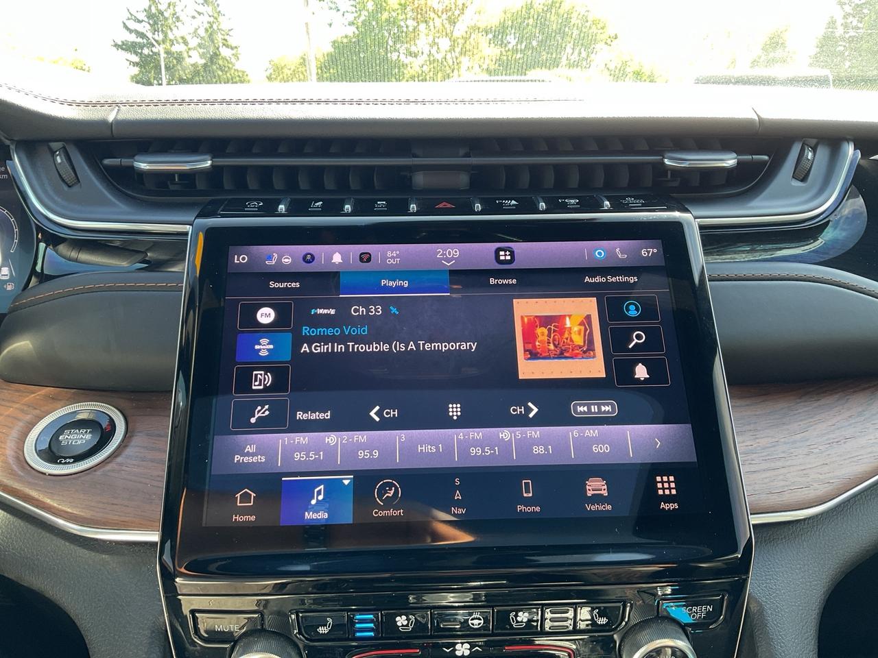 2023 Jeep Grand Cherokee ADVANCED PRO TECH/LUXURY TECH GROUP Photo