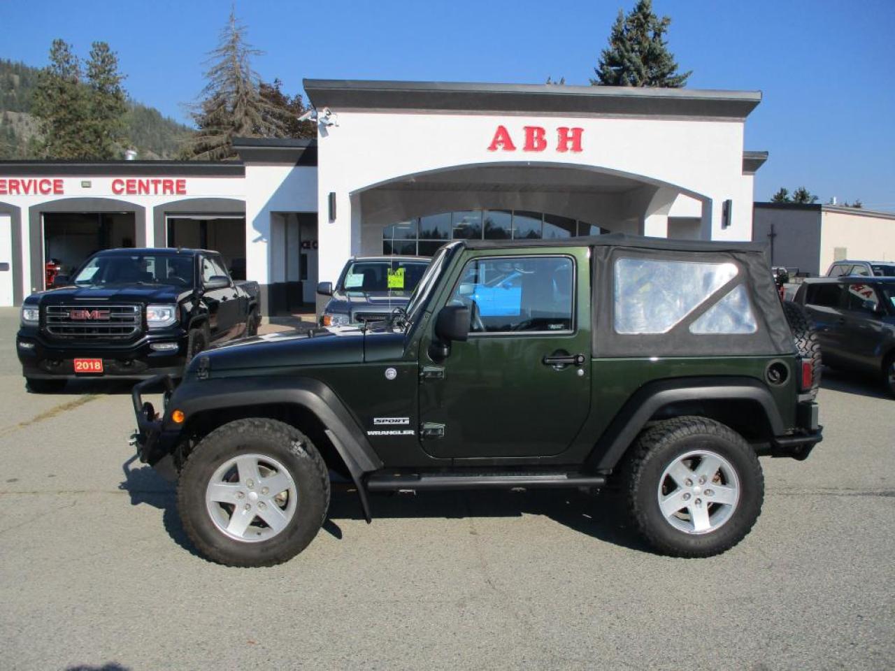 2010 Jeep Wrangler Sport 4WD Photo2