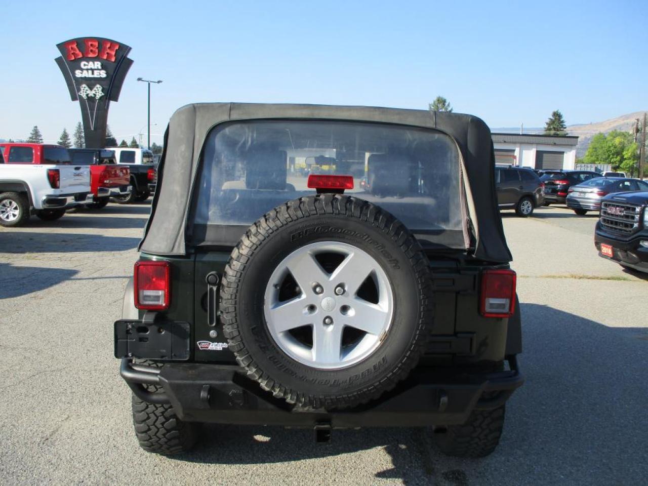 2010 Jeep Wrangler Sport 4WD Photo7