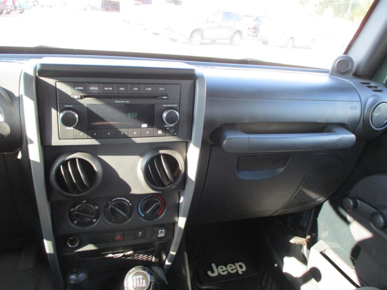 2010 Jeep Wrangler Sport 4WD Photo15
