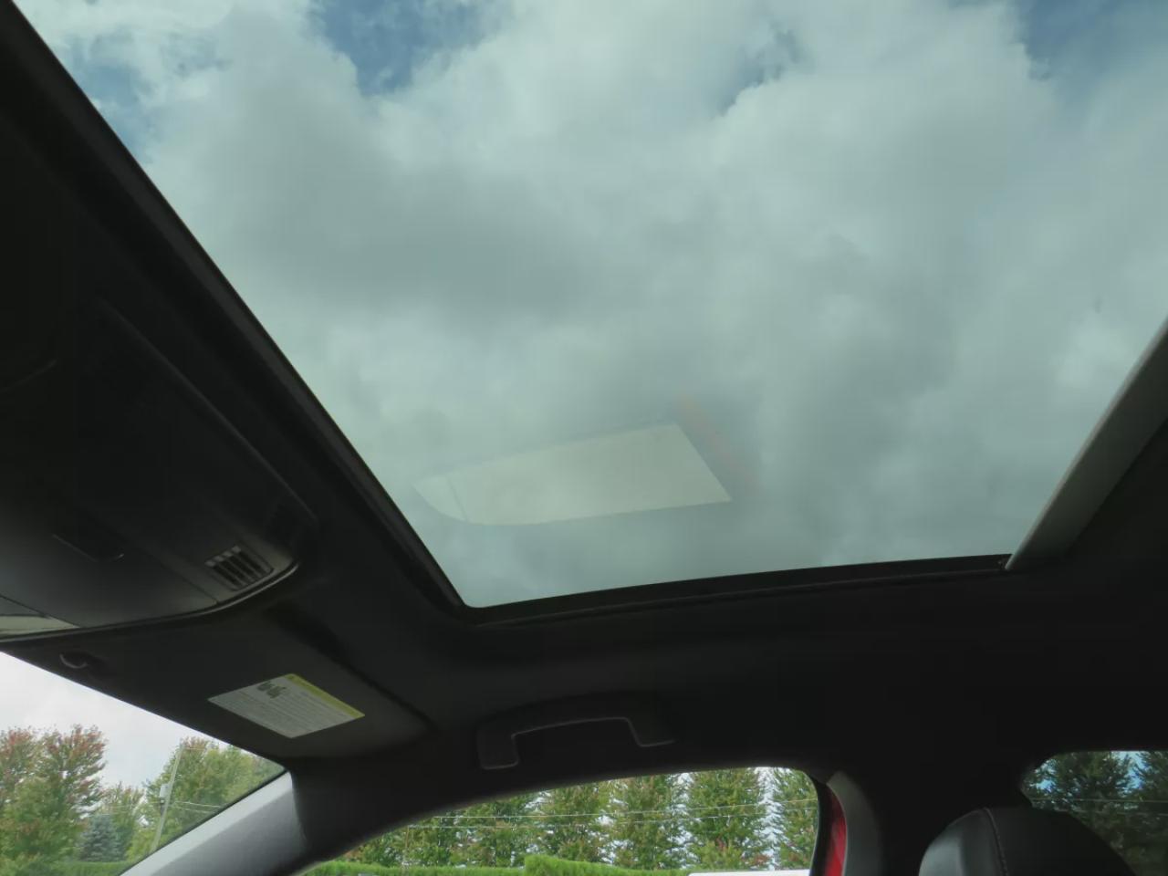 2021 Volkswagen Jetta Highline (**CLEAN TITLE/NO ACCIDENTS!!**SAFETY/CERTIFIED!!**ALLOY RIMS**FOG LIGHTS**LEATHER**NAVIGATION**SUNROOF**PUSH BUTTON START**HEATED SEATS/STEERING WHEEL**DUAL CLIMATE CONTROL**REVERSE CAMERA**DIGITAL TOUCHSCREEN**CRUISE CONTROL**BLUETOOTH**USB**) Photo