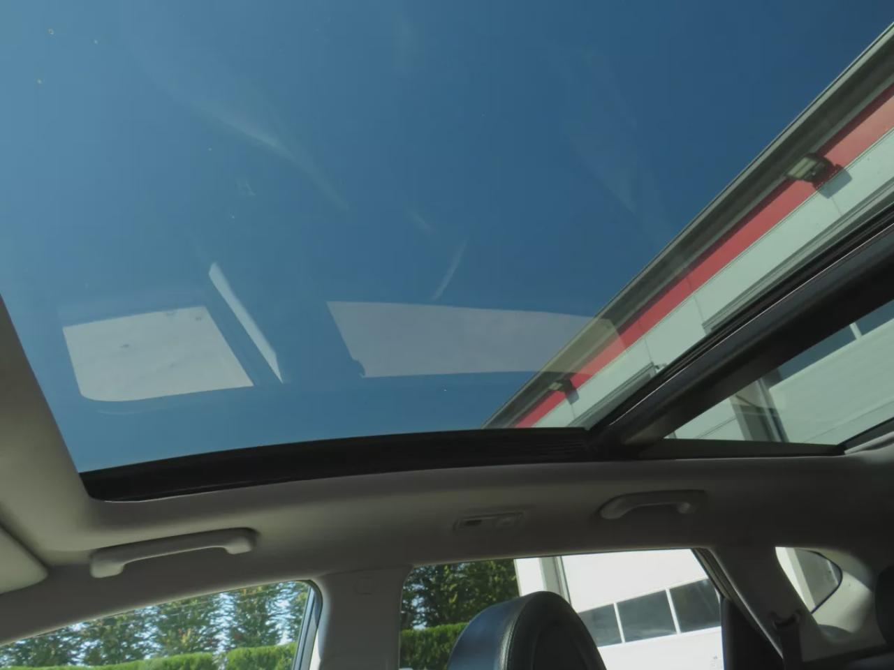 2017 Hyundai Tucson SE  (**SAFETY/CERTIFIED!!**AWD**ALLOY RIMS**LEATHER**POWER SEATS**PANORAMIC SUNROOF**HEATED STEERING WHEEL**BLIND SPOT MONITORING**FRONT AND REAR HEATED SEATS**USB**DIGITAL TOUCHSCREEN**BLUETOOTH**CRUISE CONTROL**) Photo