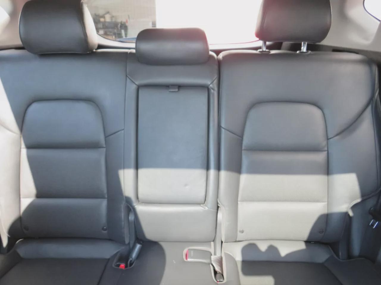 2017 Hyundai Tucson SE  (**SAFETY/CERTIFIED!!**AWD**ALLOY RIMS**LEATHER**POWER SEATS**PANORAMIC SUNROOF**HEATED STEERING WHEEL**BLIND SPOT MONITORING**FRONT AND REAR HEATED SEATS**USB**DIGITAL TOUCHSCREEN**BLUETOOTH**CRUISE CONTROL**) Photo