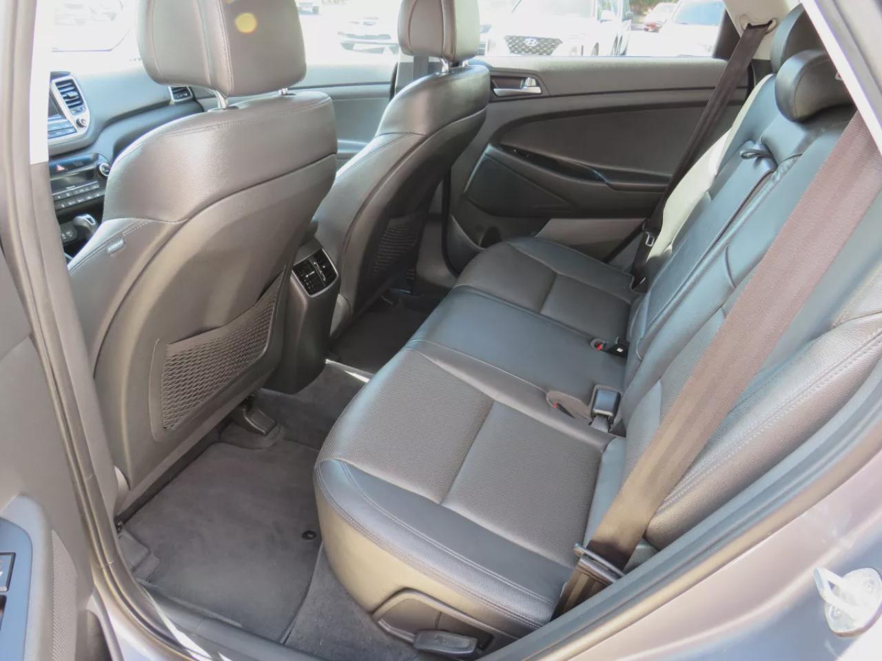 2017 Hyundai Tucson SE  (**SAFETY/CERTIFIED!!**AWD**ALLOY RIMS**LEATHER**POWER SEATS**PANORAMIC SUNROOF**HEATED STEERING WHEEL**BLIND SPOT MONITORING**FRONT AND REAR HEATED SEATS**USB**DIGITAL TOUCHSCREEN**BLUETOOTH**CRUISE CONTROL**) Photo