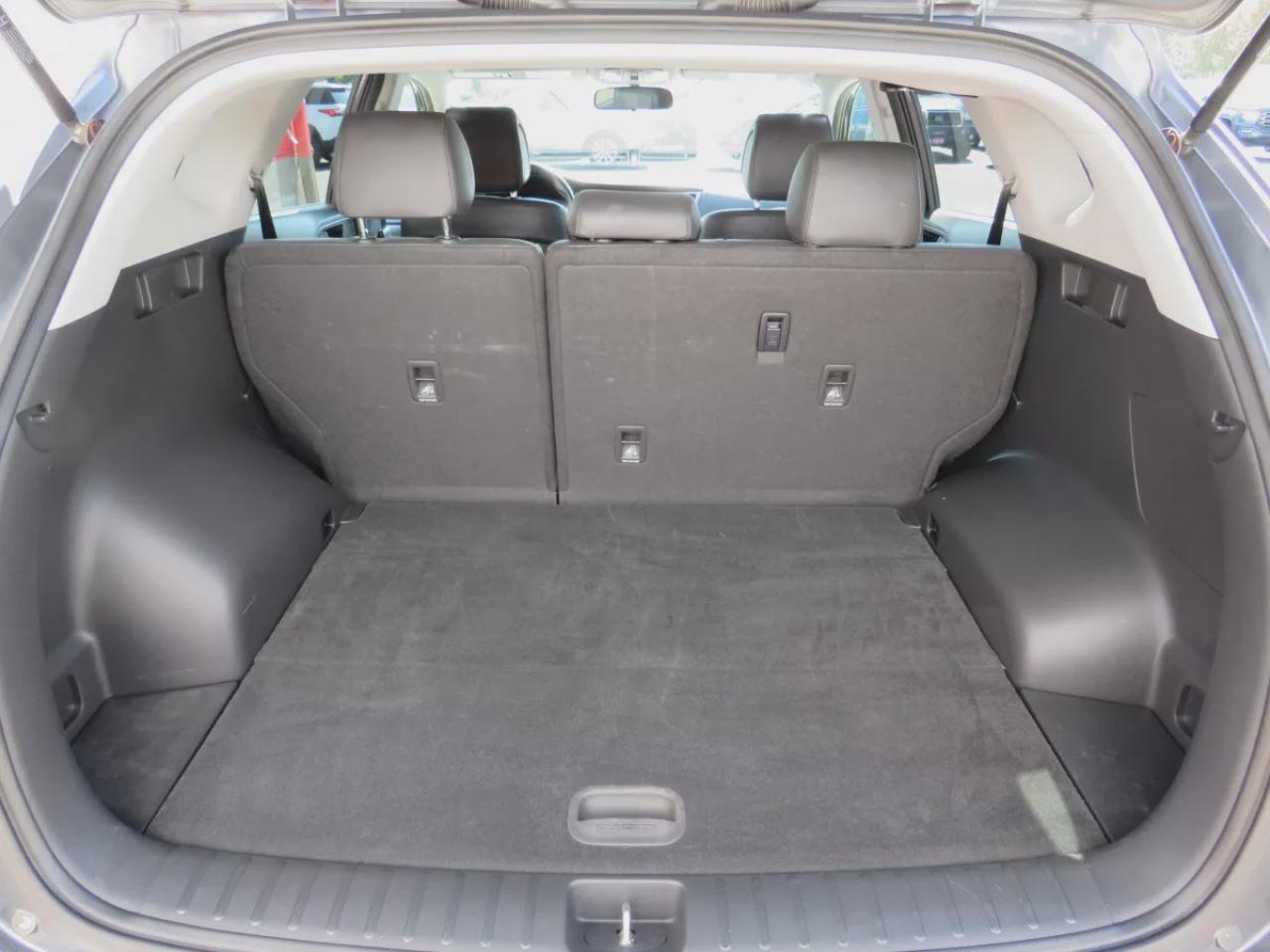 2017 Hyundai Tucson SE  (**SAFETY/CERTIFIED!!**AWD**ALLOY RIMS**LEATHER**POWER SEATS**PANORAMIC SUNROOF**HEATED STEERING WHEEL**BLIND SPOT MONITORING**FRONT AND REAR HEATED SEATS**USB**DIGITAL TOUCHSCREEN**BLUETOOTH**CRUISE CONTROL**) Photo