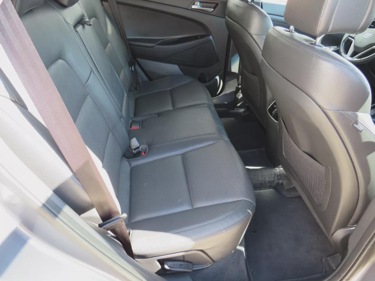 2017 Hyundai Tucson SE  (**SAFETY/CERTIFIED!!**AWD**ALLOY RIMS**LEATHER**POWER SEATS**PANORAMIC SUNROOF**HEATED STEERING WHEEL**BLIND SPOT MONITORING**FRONT AND REAR HEATED SEATS**USB**DIGITAL TOUCHSCREEN**BLUETOOTH**CRUISE CONTROL**) Photo