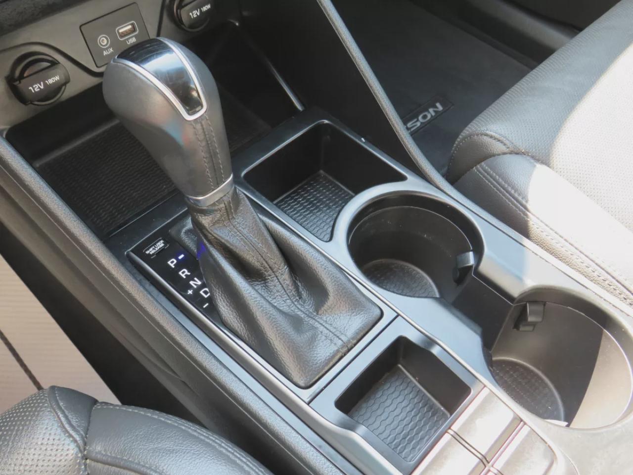 2017 Hyundai Tucson SE  (**SAFETY/CERTIFIED!!**AWD**ALLOY RIMS**LEATHER**POWER SEATS**PANORAMIC SUNROOF**HEATED STEERING WHEEL**BLIND SPOT MONITORING**FRONT AND REAR HEATED SEATS**USB**DIGITAL TOUCHSCREEN**BLUETOOTH**CRUISE CONTROL**) Photo