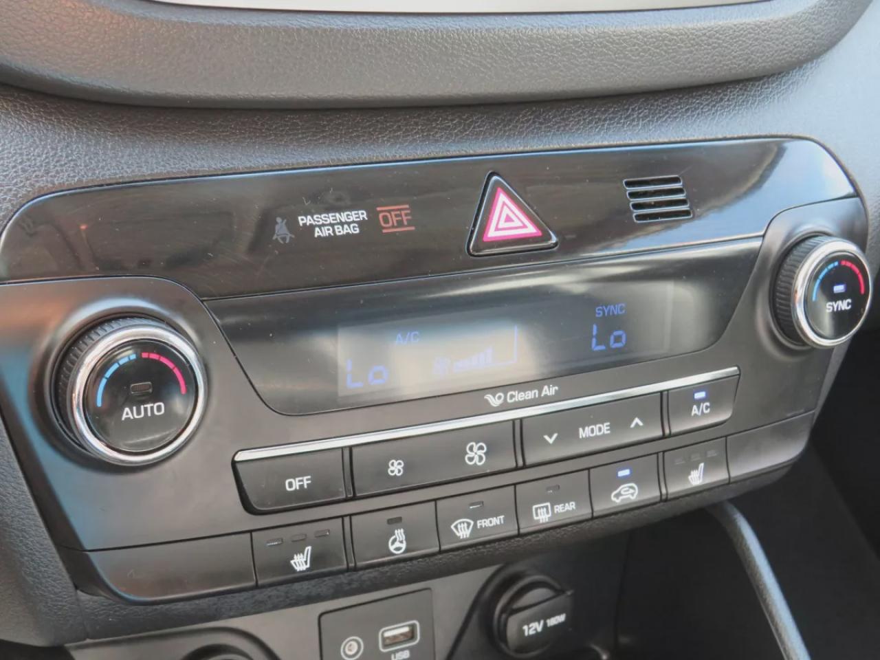 2017 Hyundai Tucson SE  (**SAFETY/CERTIFIED!!**AWD**ALLOY RIMS**LEATHER**POWER SEATS**PANORAMIC SUNROOF**HEATED STEERING WHEEL**BLIND SPOT MONITORING**FRONT AND REAR HEATED SEATS**USB**DIGITAL TOUCHSCREEN**BLUETOOTH**CRUISE CONTROL**) Photo