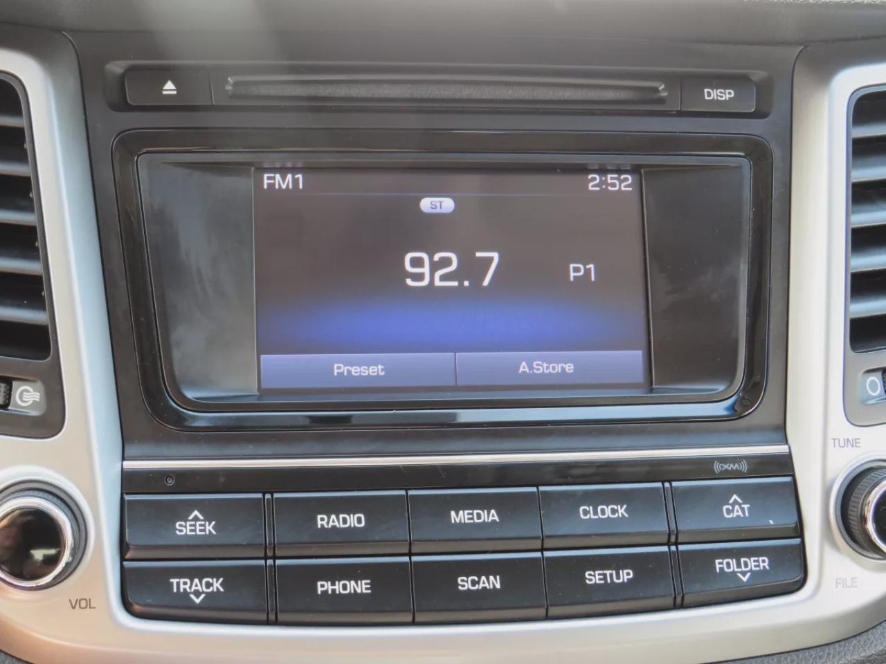 2017 Hyundai Tucson SE  (**SAFETY/CERTIFIED!!**AWD**ALLOY RIMS**LEATHER**POWER SEATS**PANORAMIC SUNROOF**HEATED STEERING WHEEL**BLIND SPOT MONITORING**FRONT AND REAR HEATED SEATS**USB**DIGITAL TOUCHSCREEN**BLUETOOTH**CRUISE CONTROL**) Photo