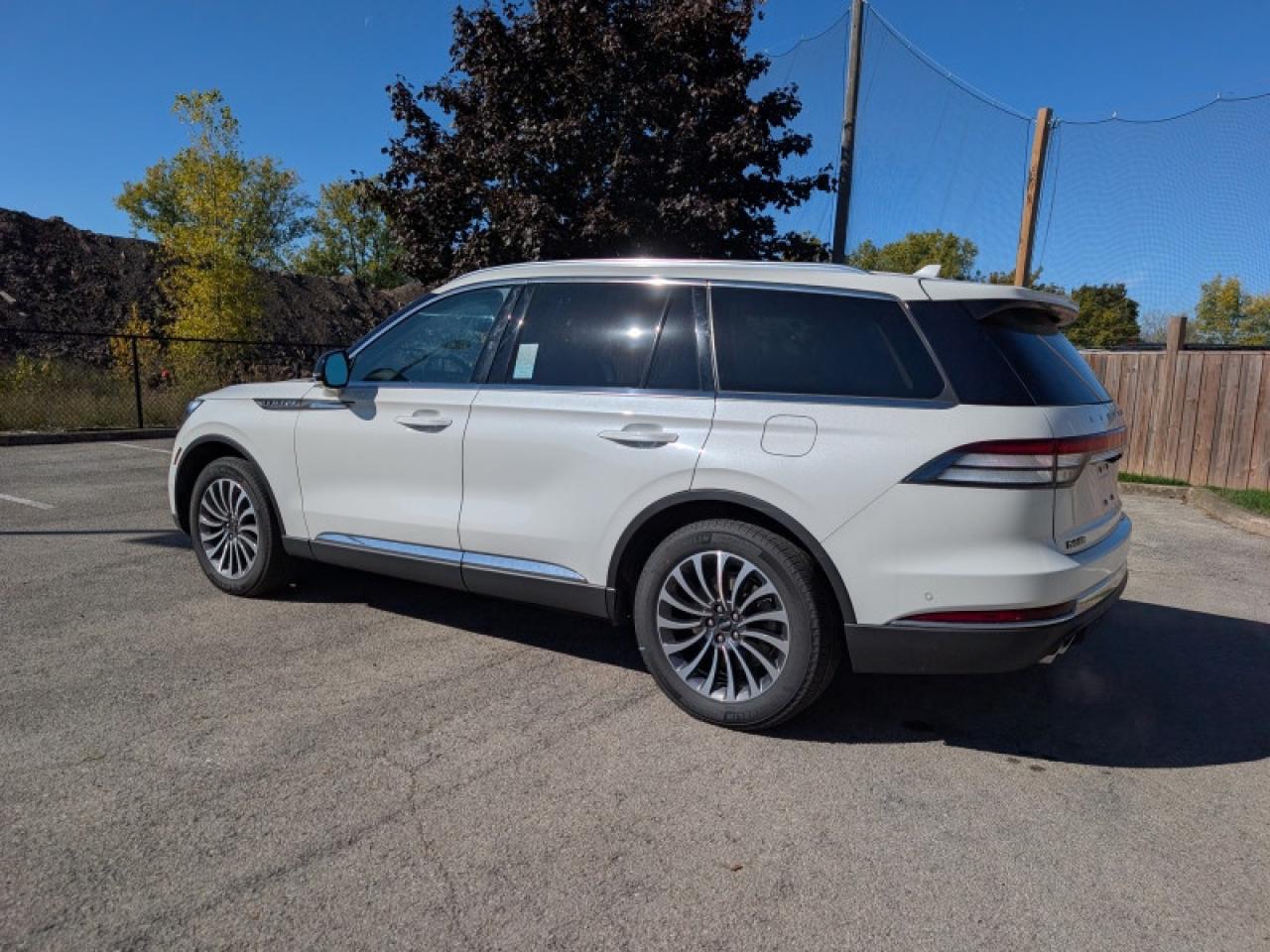 2023 Lincoln Aviator Reserve  **ILLUMINATION PACKAGE - 201A** Photo2