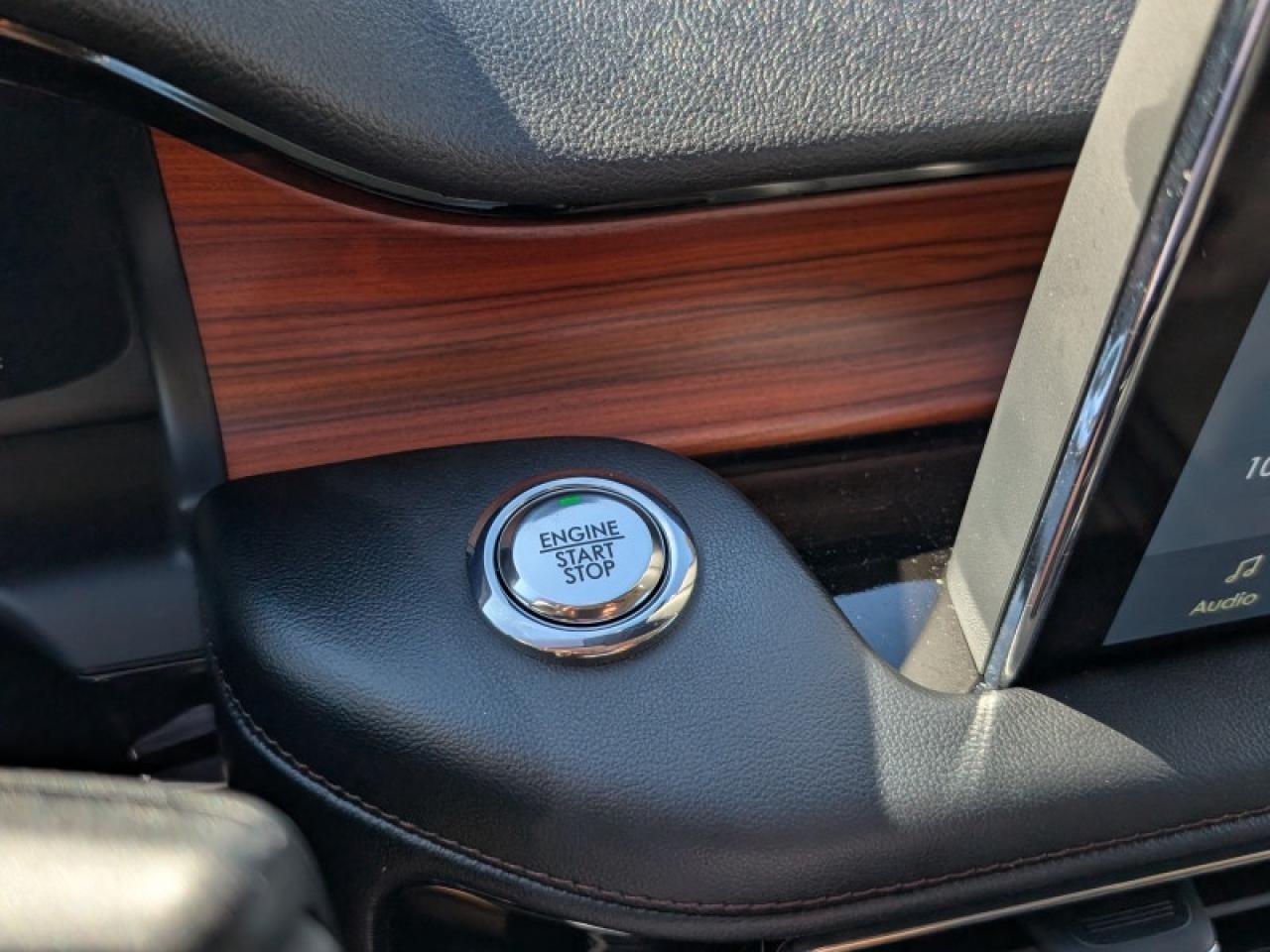 2023 Lincoln Aviator Reserve  **ILLUMINATION PACKAGE - 201A** Photo