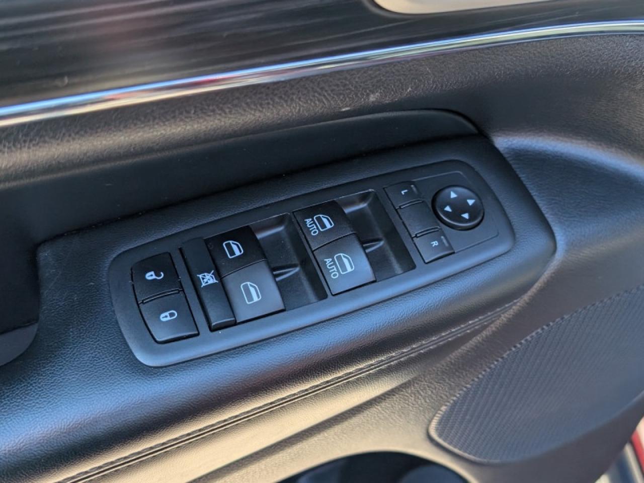 2020 Jeep Grand Cherokee Limited  **PROTECH GROUP - UCONNECT** Photo