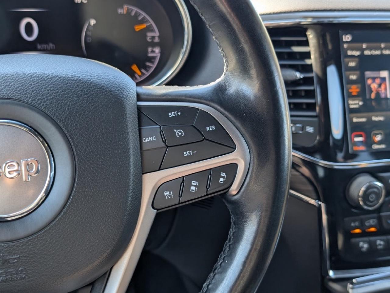 2020 Jeep Grand Cherokee Limited  **PROTECH GROUP - UCONNECT** Photo