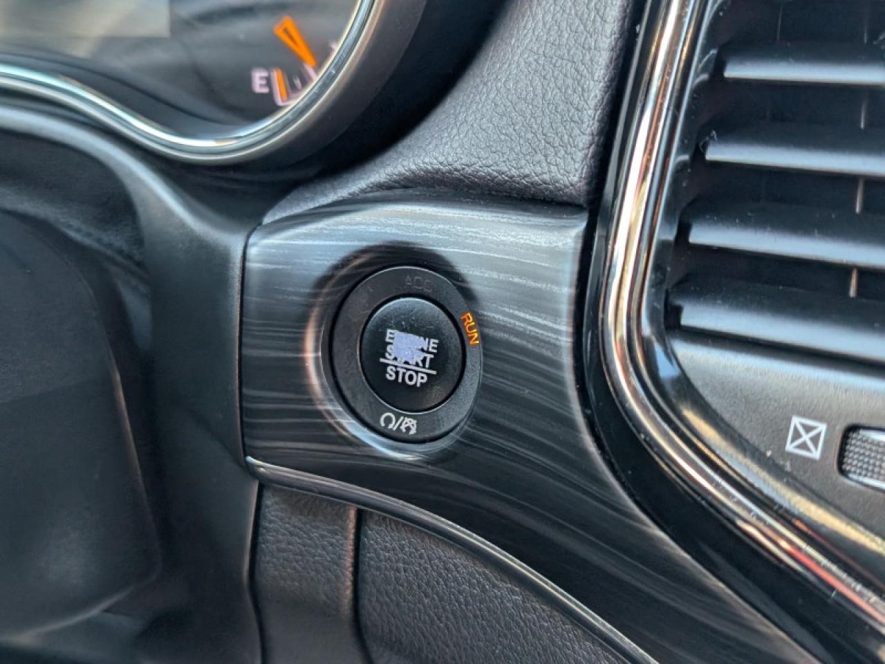 2020 Jeep Grand Cherokee Limited  **PROTECH GROUP - UCONNECT** Photo