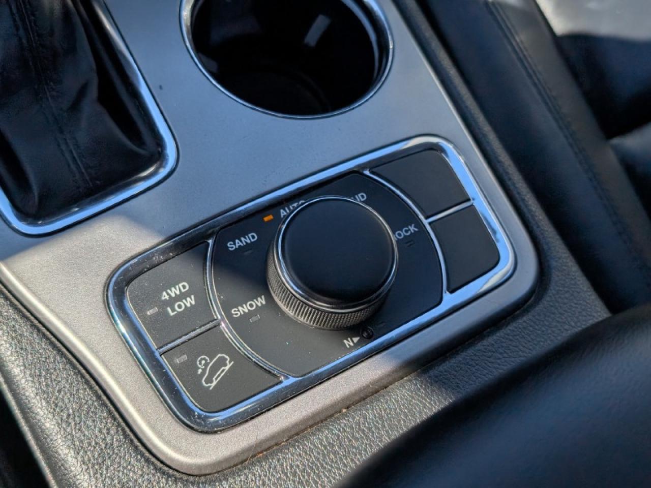 2020 Jeep Grand Cherokee Limited  **PROTECH GROUP - UCONNECT** Photo