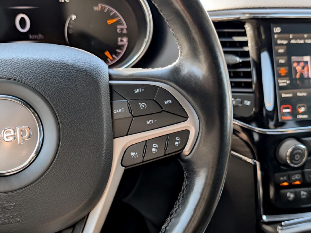 2020 Jeep Grand Cherokee Limited  **PROTECH GROUP - UCONNECT** Photo