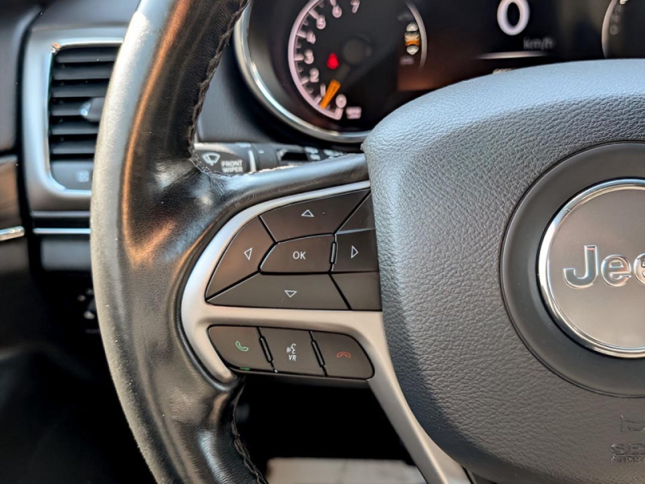 2020 Jeep Grand Cherokee Limited  **PROTECH GROUP - UCONNECT** Photo