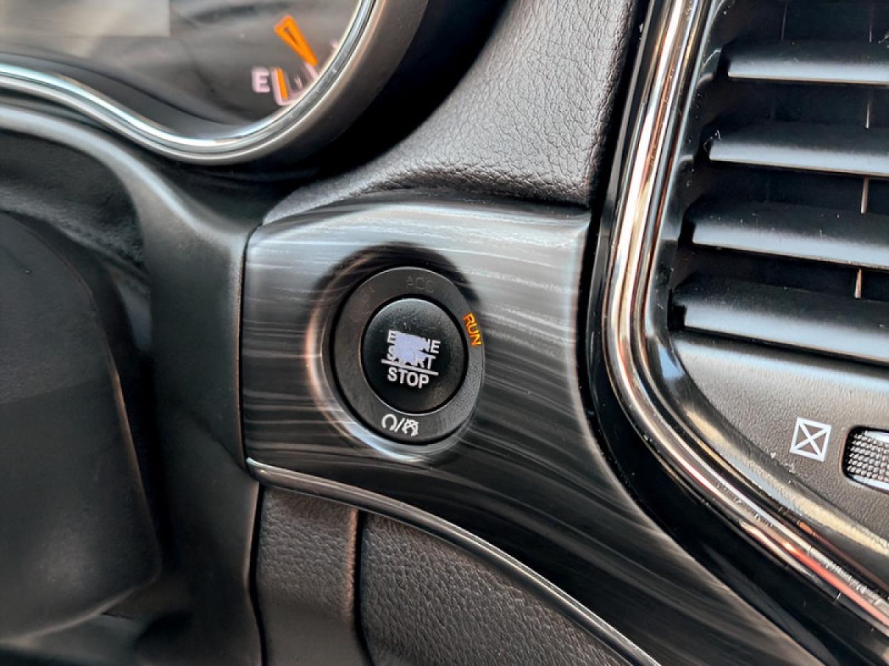 2020 Jeep Grand Cherokee Limited  **PROTECH GROUP - UCONNECT** Photo