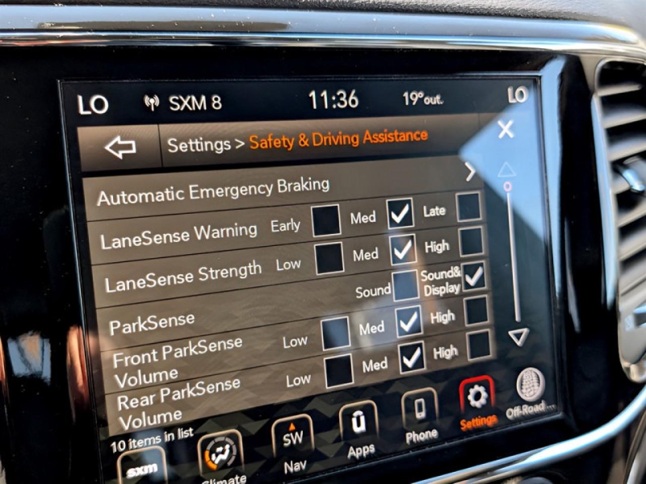 2020 Jeep Grand Cherokee Limited  **PROTECH GROUP - UCONNECT** Photo