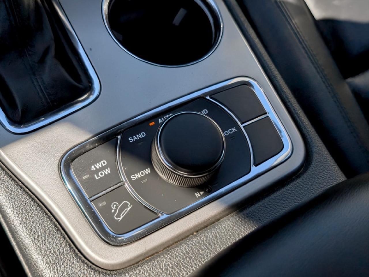 2020 Jeep Grand Cherokee Limited  **PROTECH GROUP - UCONNECT** Photo