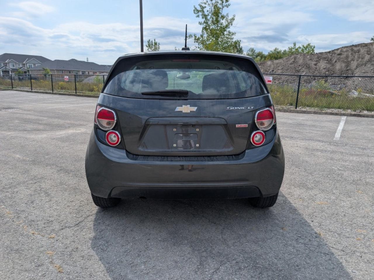 2016 Chevrolet Sonic LT  **LOW KMS - SMARTPHONE LINK** Photo3