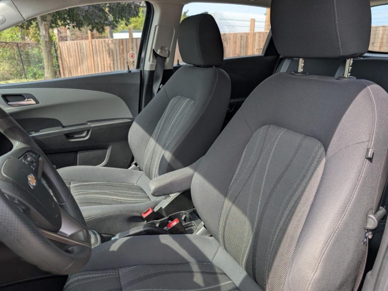 2016 Chevrolet Sonic LT  **LOW KMS - SMARTPHONE LINK** Photo