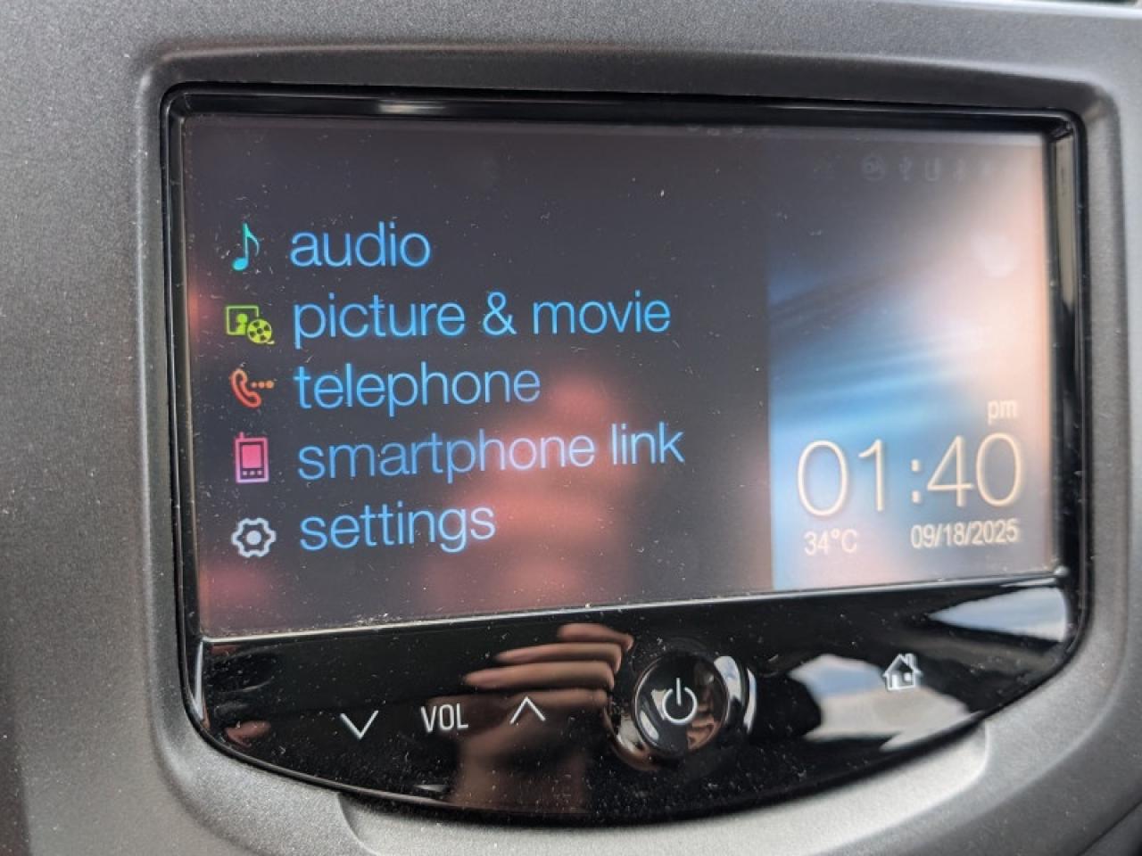 2016 Chevrolet Sonic LT  **LOW KMS - SMARTPHONE LINK** Photo