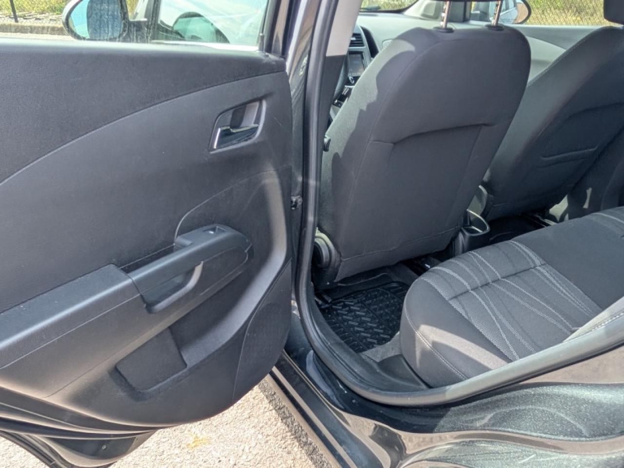 2016 Chevrolet Sonic LT  **LOW KMS - SMARTPHONE LINK** Photo