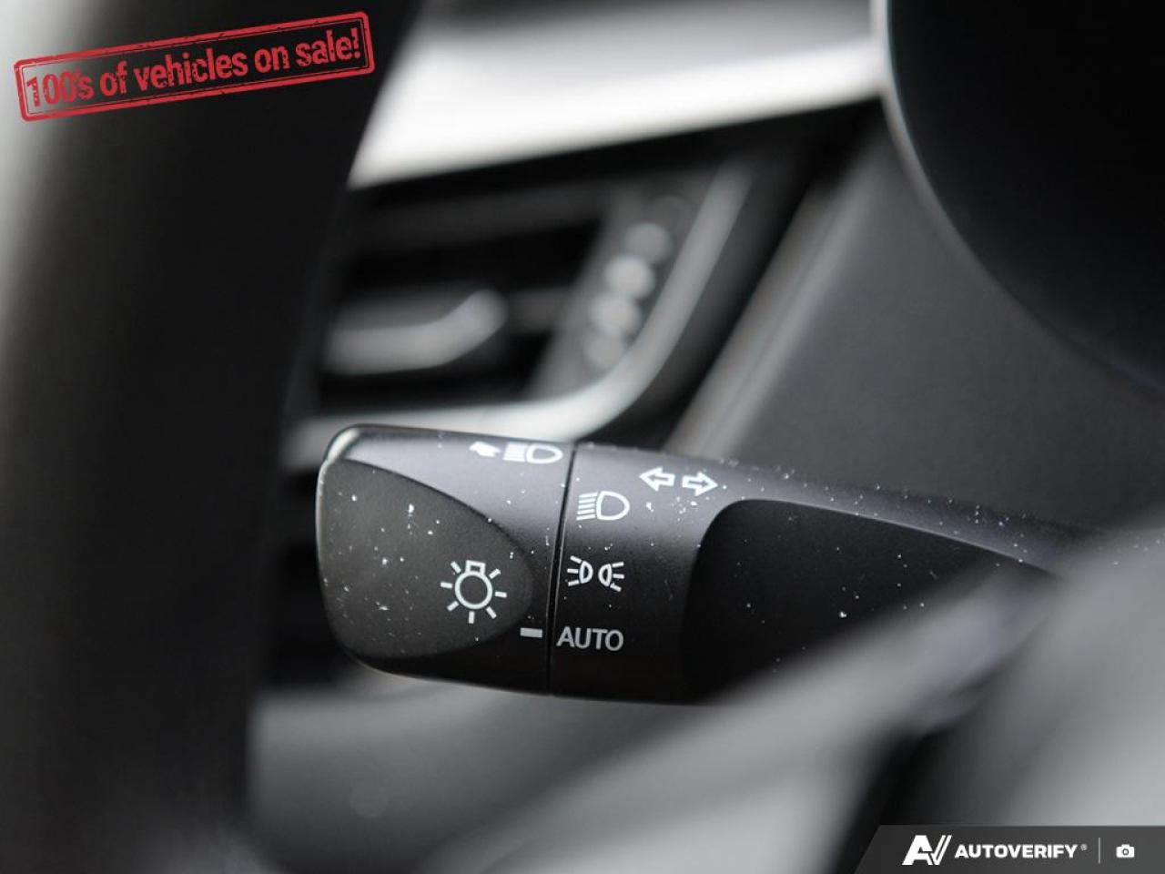 2022 Toyota C-HR LE Photo