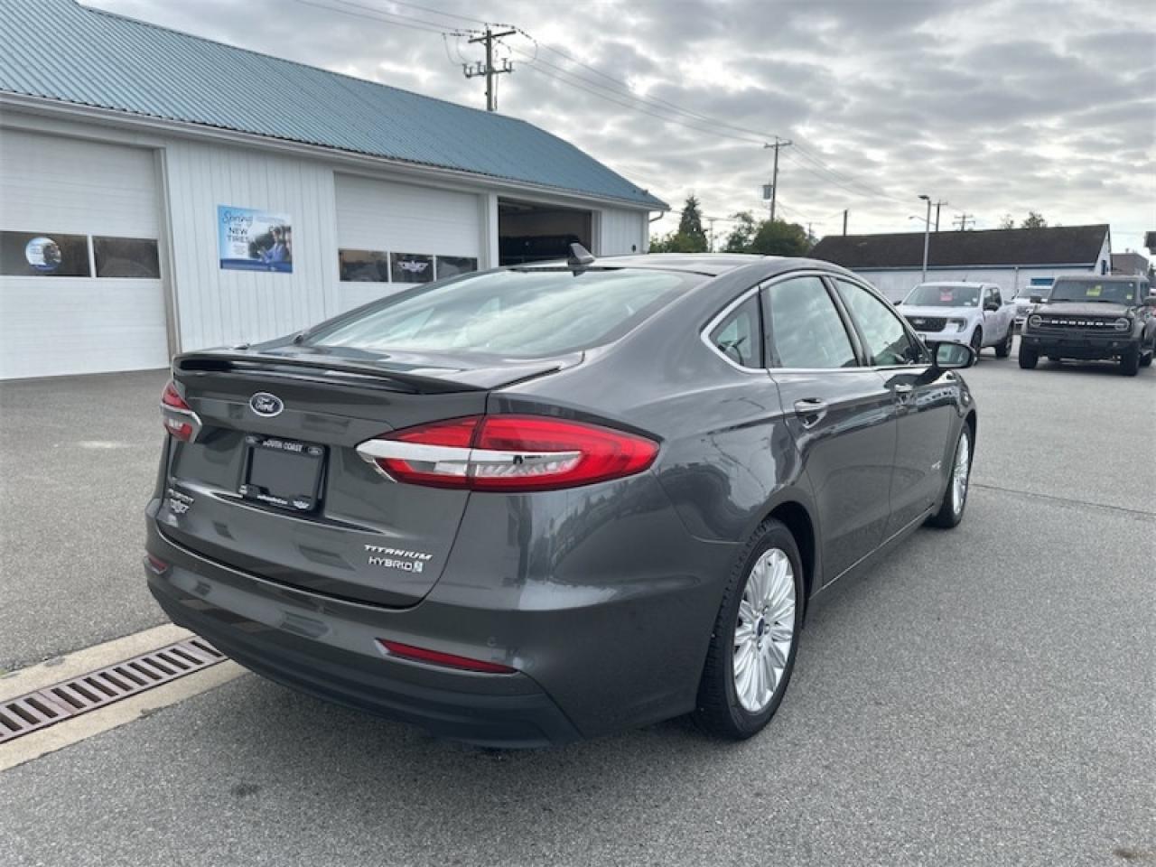 2019 Ford Fusion Hybrid Titanium  - Leather Seats Photo4