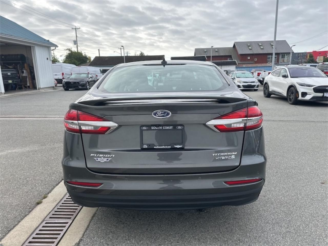 2019 Ford Fusion Hybrid Titanium  - Leather Seats Photo