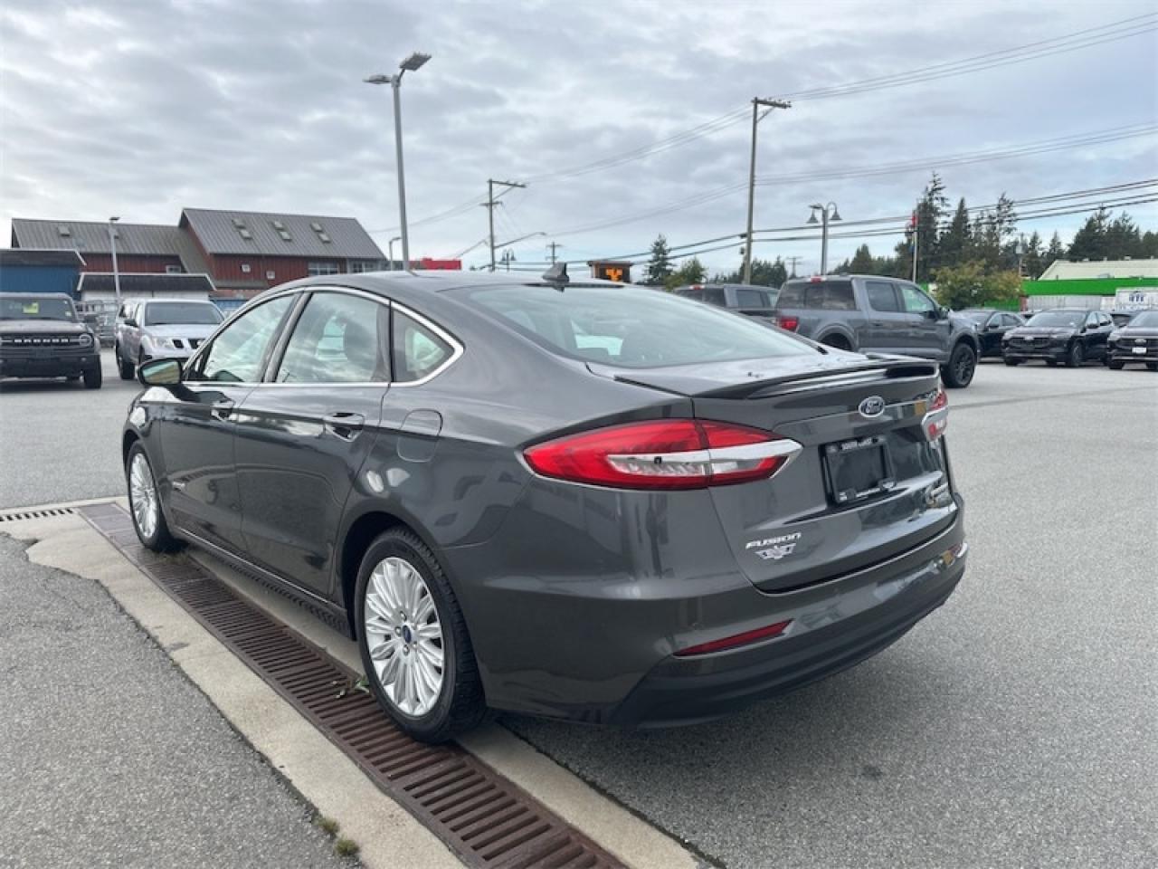 2019 Ford Fusion Hybrid Titanium  - Leather Seats Photo2