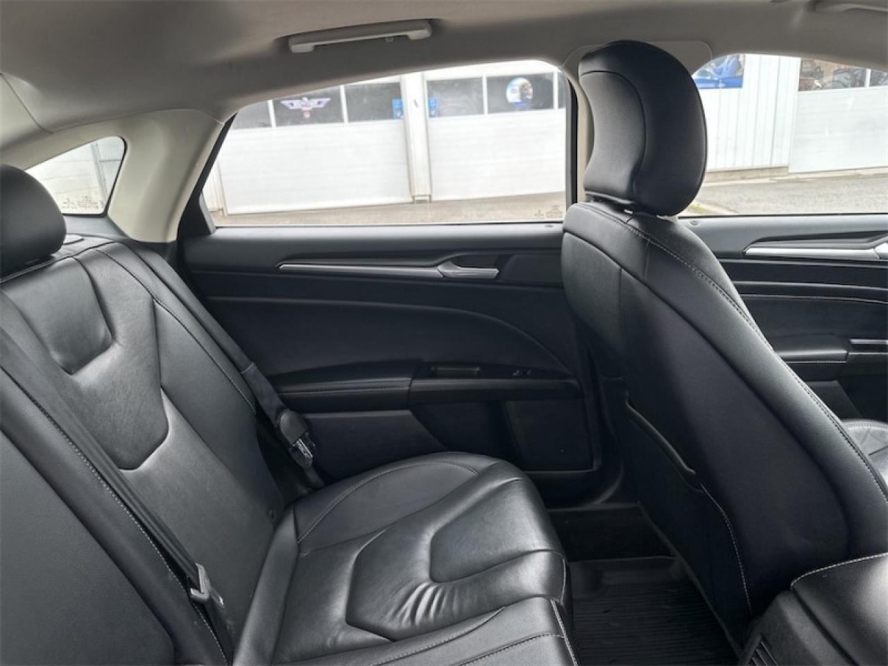 2019 Ford Fusion Hybrid Titanium  - Leather Seats Photo5