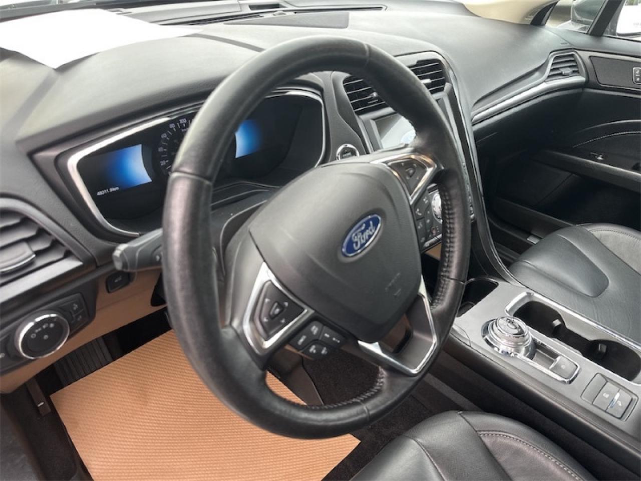 2019 Ford Fusion Hybrid Titanium  - Leather Seats Photo5