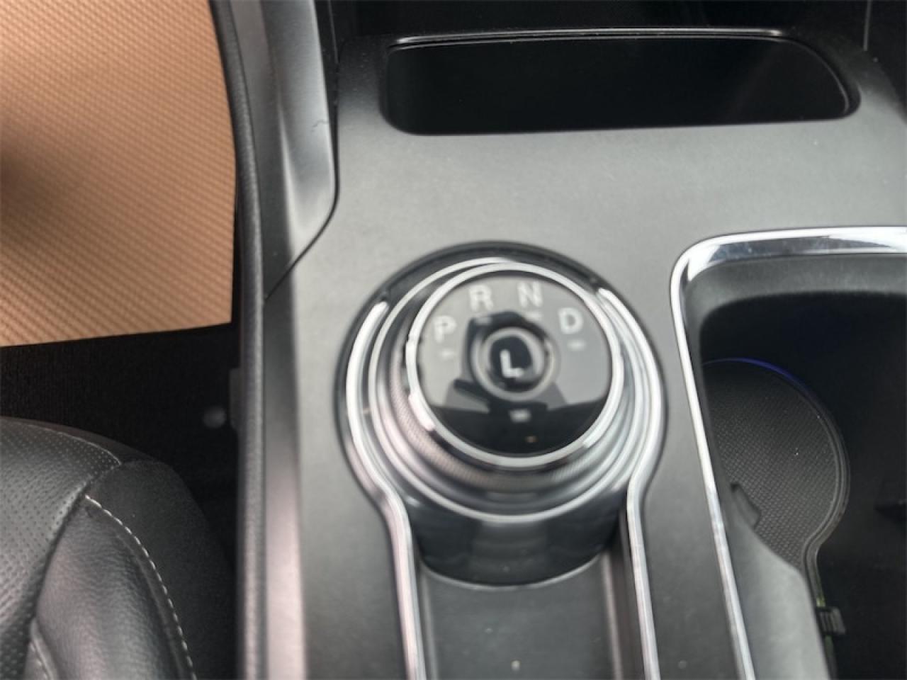 2019 Ford Fusion Hybrid Titanium  - Leather Seats Photo5