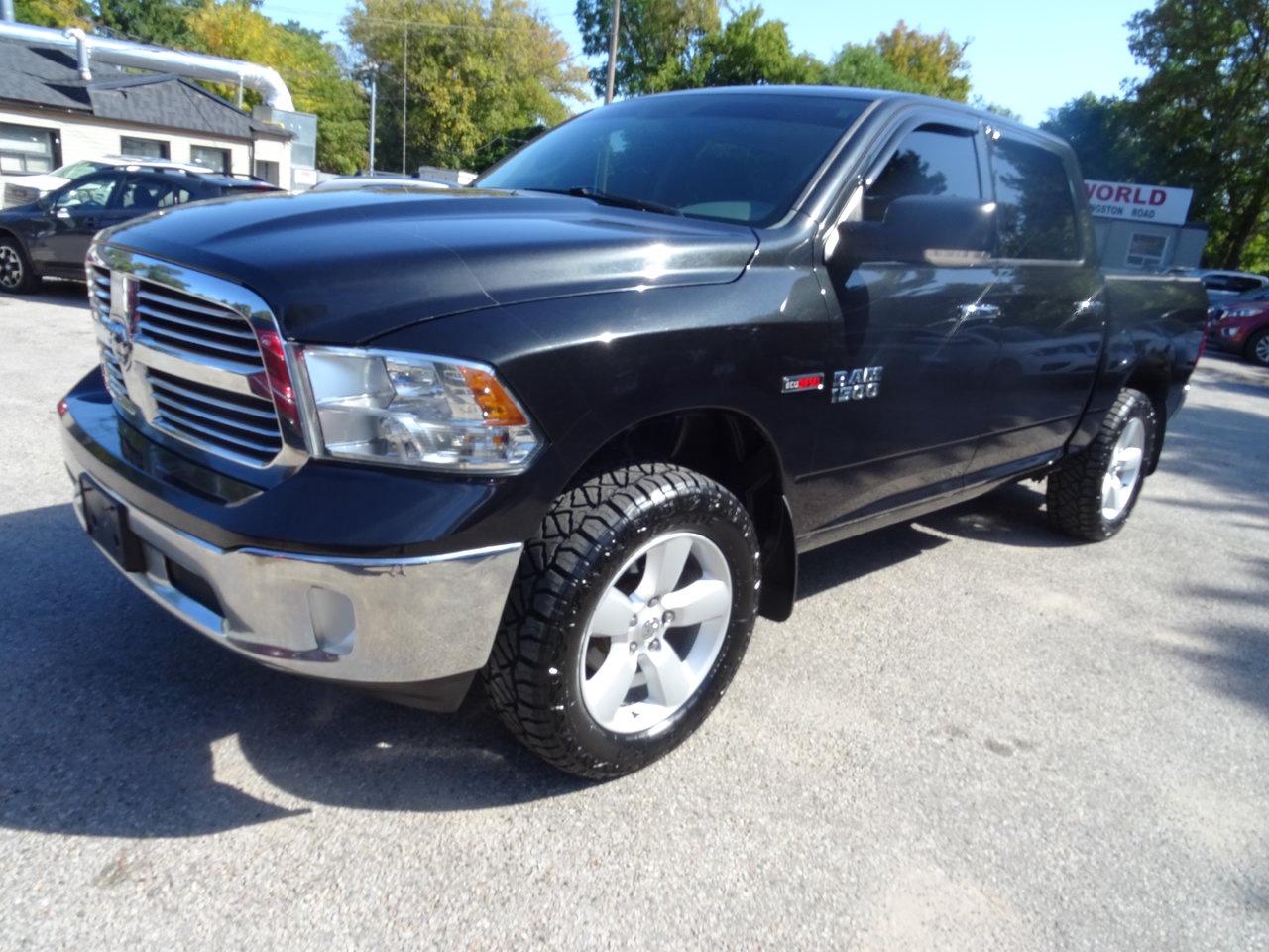 2015 RAM 1500 SLT - Photo #2