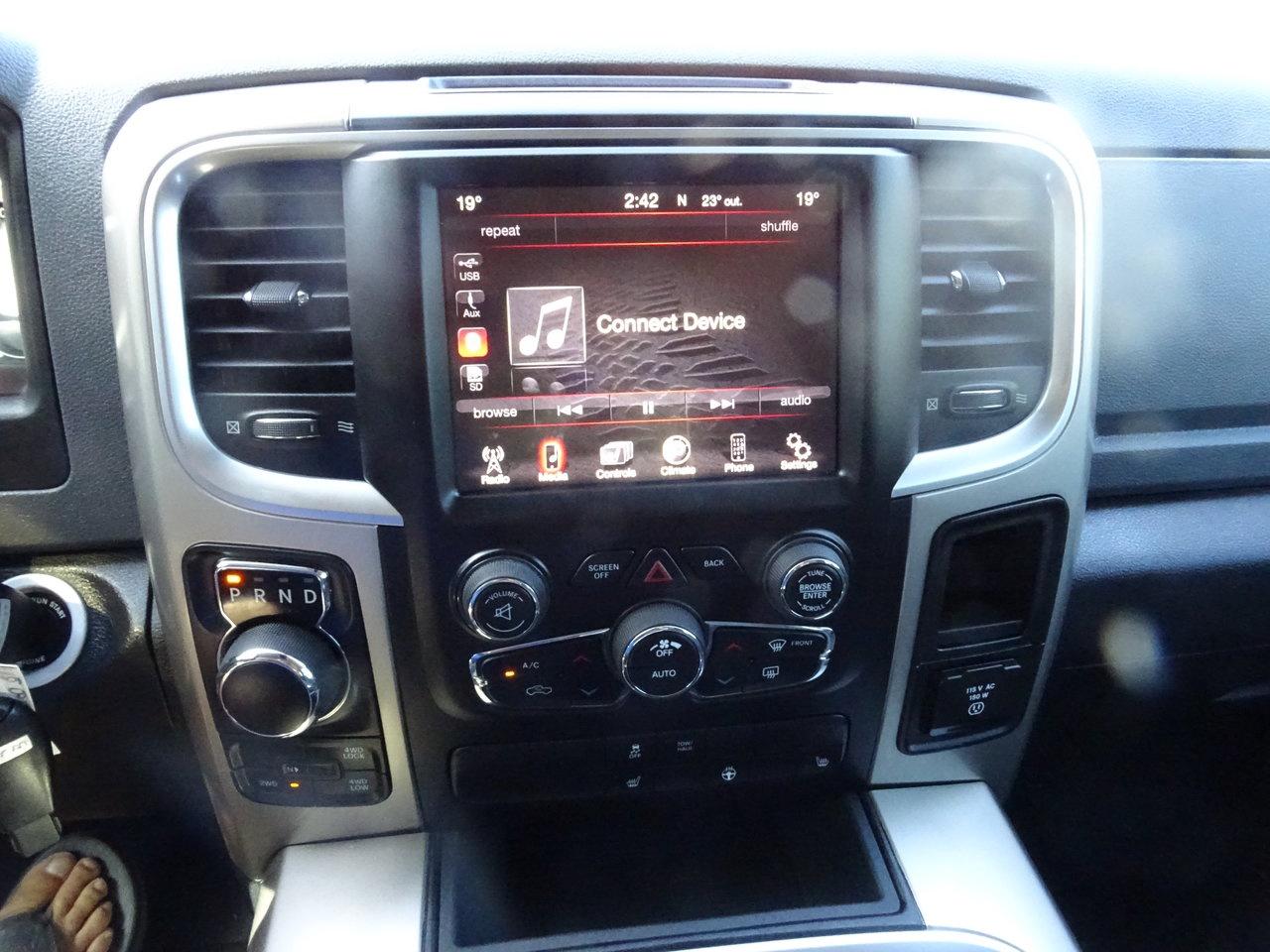 2015 RAM 1500 SLT - Photo #17