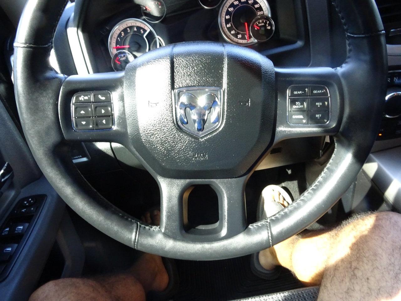 2015 RAM 1500 SLT - Photo #16