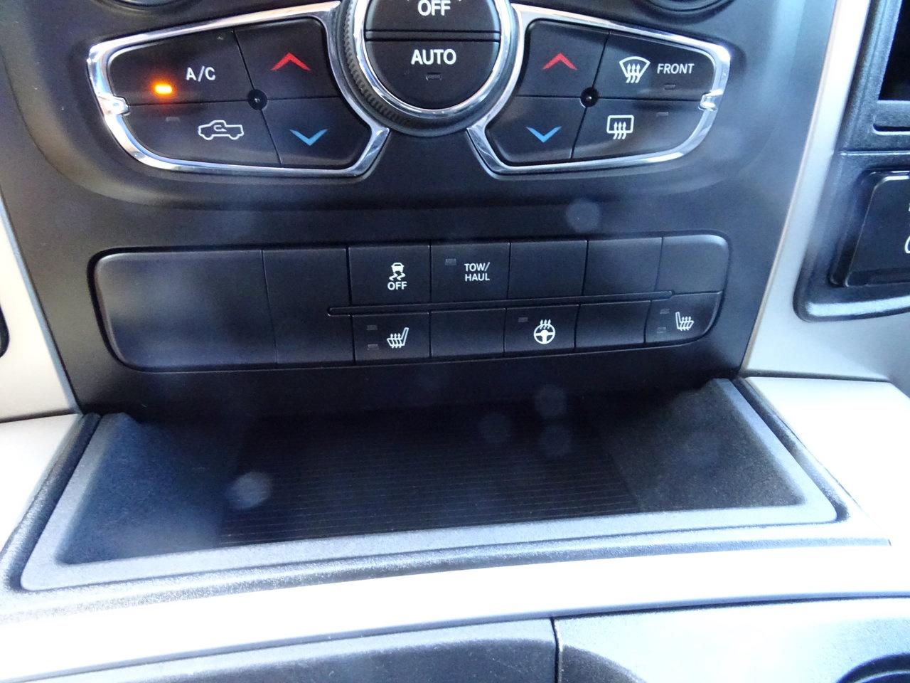 2015 RAM 1500 SLT - Photo #19