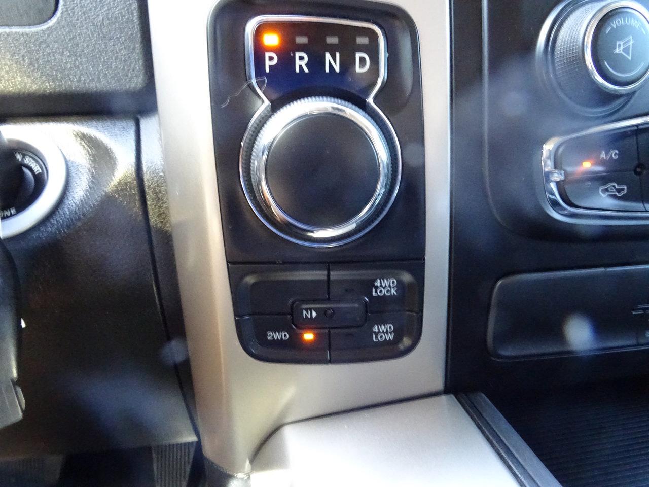 2015 RAM 1500 SLT - Photo #18
