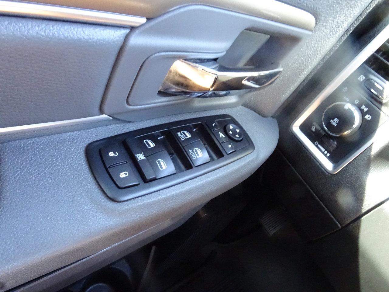 2015 RAM 1500 SLT - Photo #20