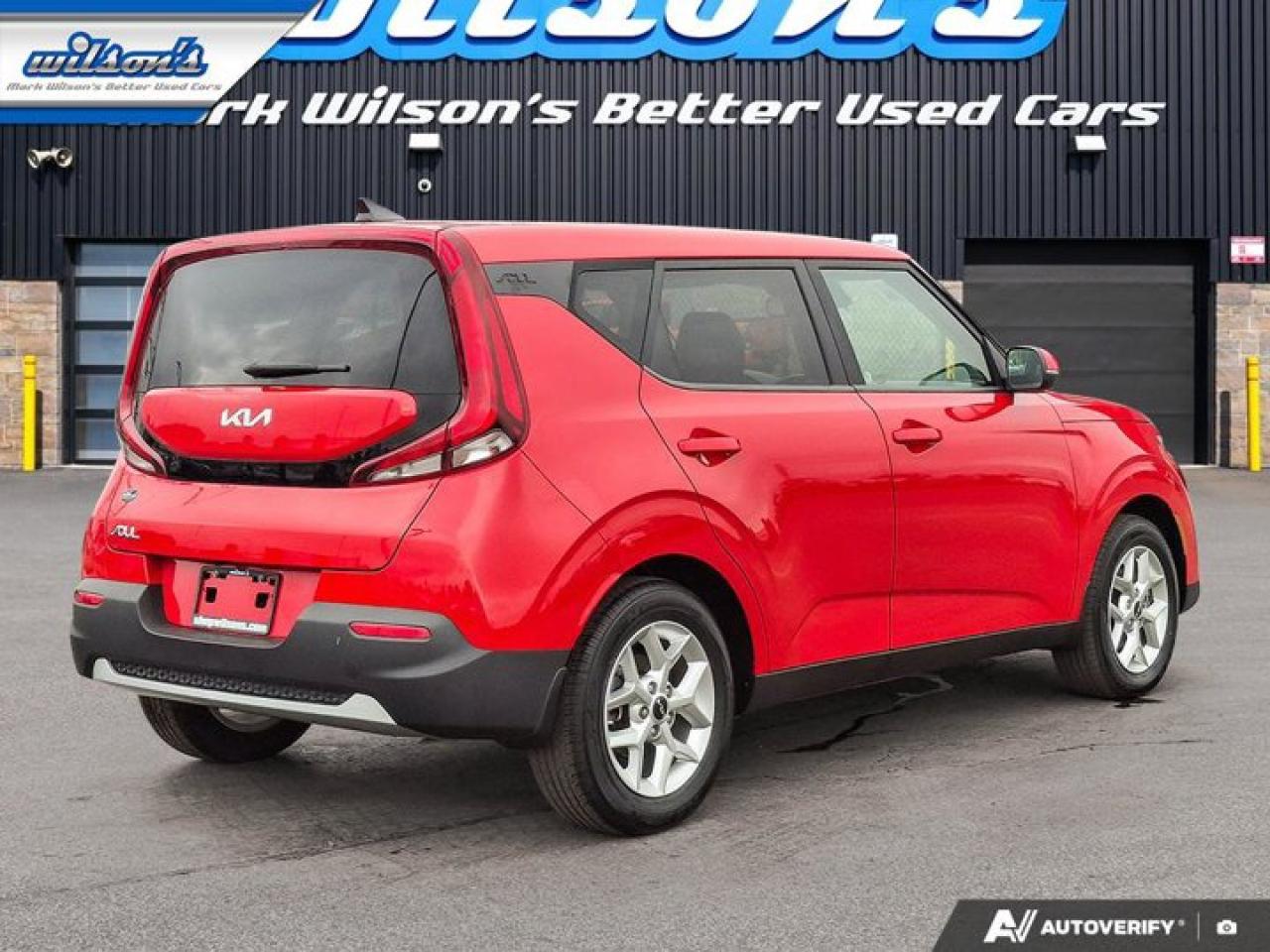 2022 Kia Soul EX | Heated Wheel + Seats | BSM | CarPlay + Android | Rear Camera | Alloy Wheels and More ! Photo4