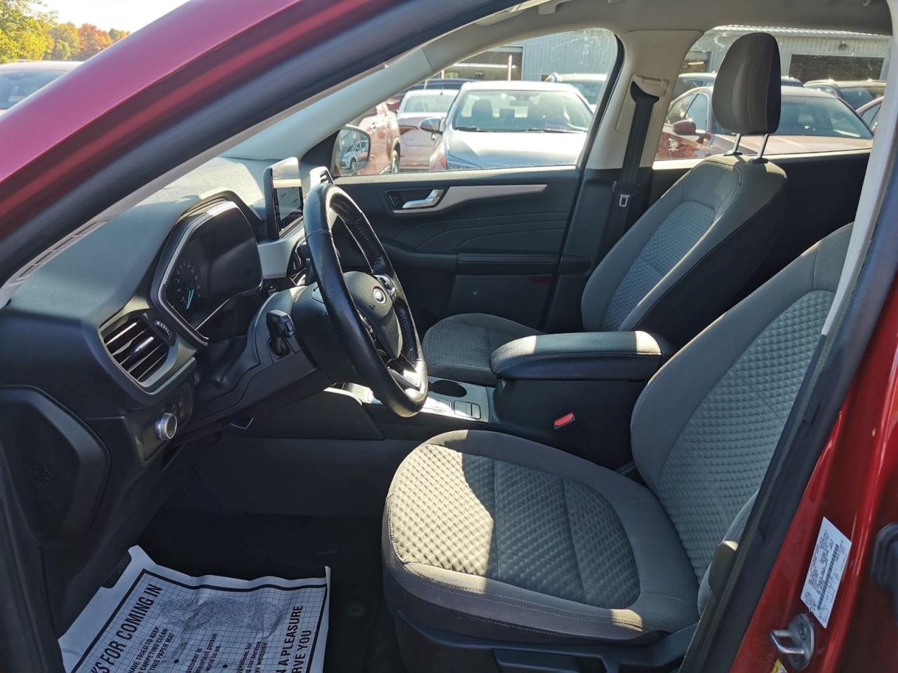 2021 Ford Escape SE - Photo #11