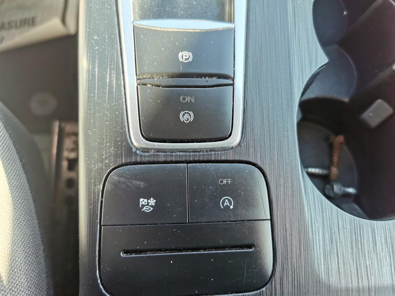 2021 Ford Escape SE - Photo #23