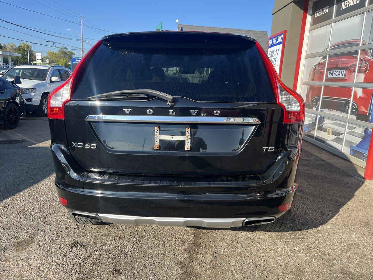 2015 Volvo XC60 T5 Drive-E Premier Photo4