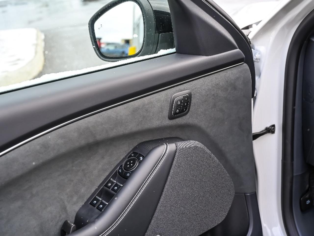 2025 Ford Mustang Mach-E GT Photo