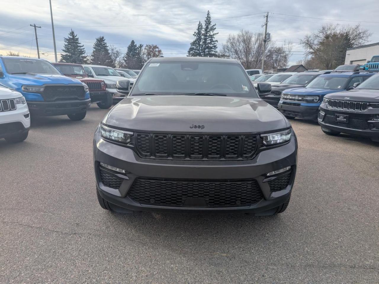 2025 Jeep Grand Cherokee LIMITED 4X4 Photo