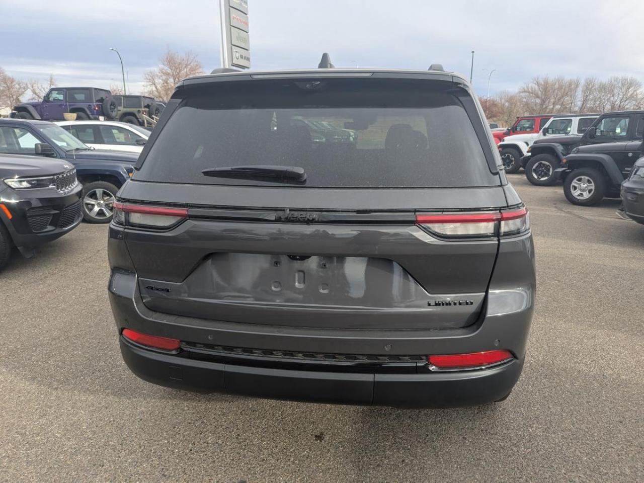 2025 Jeep Grand Cherokee LIMITED 4X4 Photo