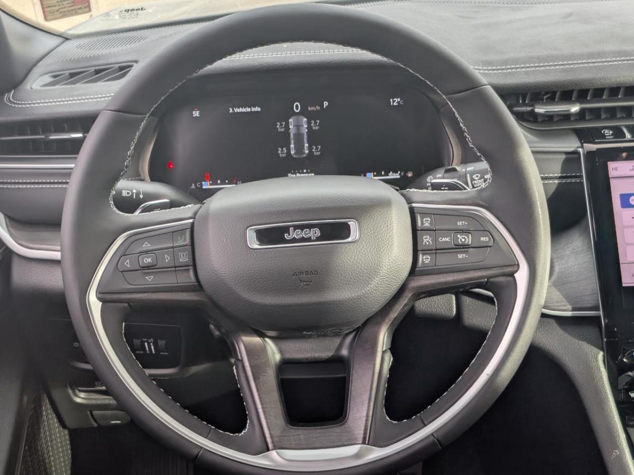 2025 Jeep Grand Cherokee LIMITED 4X4 Photo